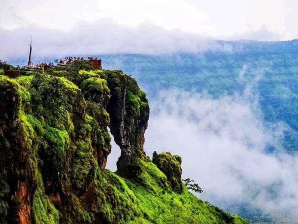 Why Is Mahabaleshwar One of the Most Popular Hill Stations in Maharashtra